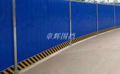 簡易圍擋在馬場或養(yǎng)殖場中的使用如何提升動物的生存環(huán)境？（養(yǎng)殖場中簡易圍擋的環(huán)境改善作用）