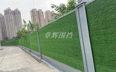 簡易圍擋在建筑工地周邊的應(yīng)用效果如何？（建筑工地中簡易圍擋的環(huán)境隔離作用）