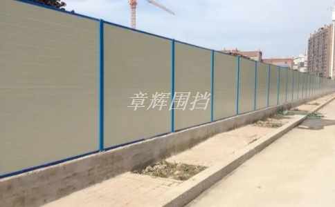 簡易圍擋是否需要防水功能？