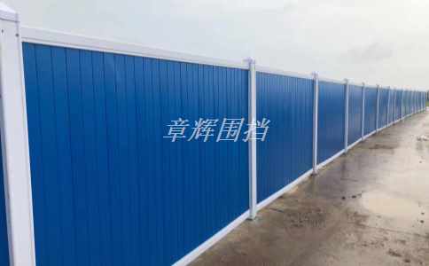 簡易圍擋在城市商業(yè)廣場或公共場所中的使用壽命如何延長？（城市商業(yè)廣場或公共場所中簡易圍擋的防紫外線和抗老化要求）