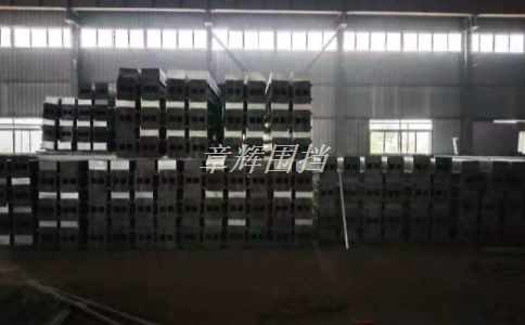 如何通過簡(jiǎn)易圍擋來保護(hù)建筑工地內(nèi)的人員和物品？（建筑工地中簡(jiǎn)易圍擋的安全保護(hù)措施）