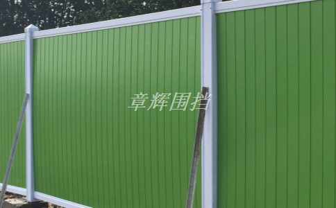 簡(jiǎn)易圍擋在寒冷氣候條件下是否能承受一定的外部力量？（簡(jiǎn)易圍擋的抗壓能力分析）