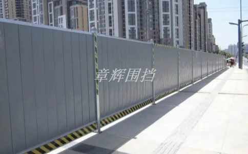 簡(jiǎn)易圍擋在戶外廣告牌搭建中的使用效果如何？（戶外廣告牌中簡(jiǎn)易圍擋的應(yīng)用案例介紹）